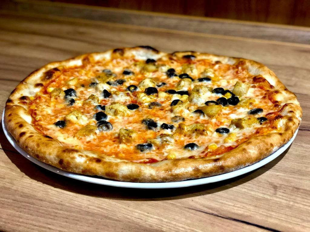 25. Pizza La Pollo - 680g