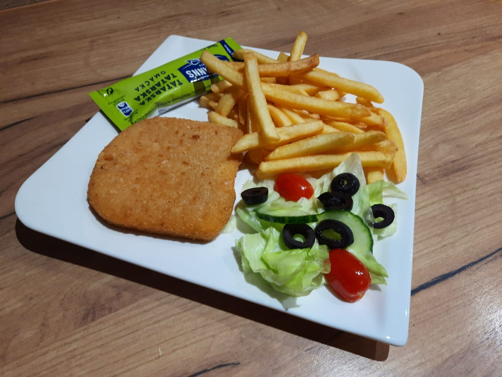 4. Vyprážaný syr + tatarská omáčka (1,3,7) 125g/50g