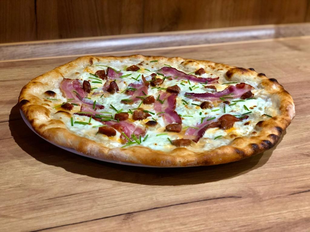 26. Pizza Bryndzová - 630g