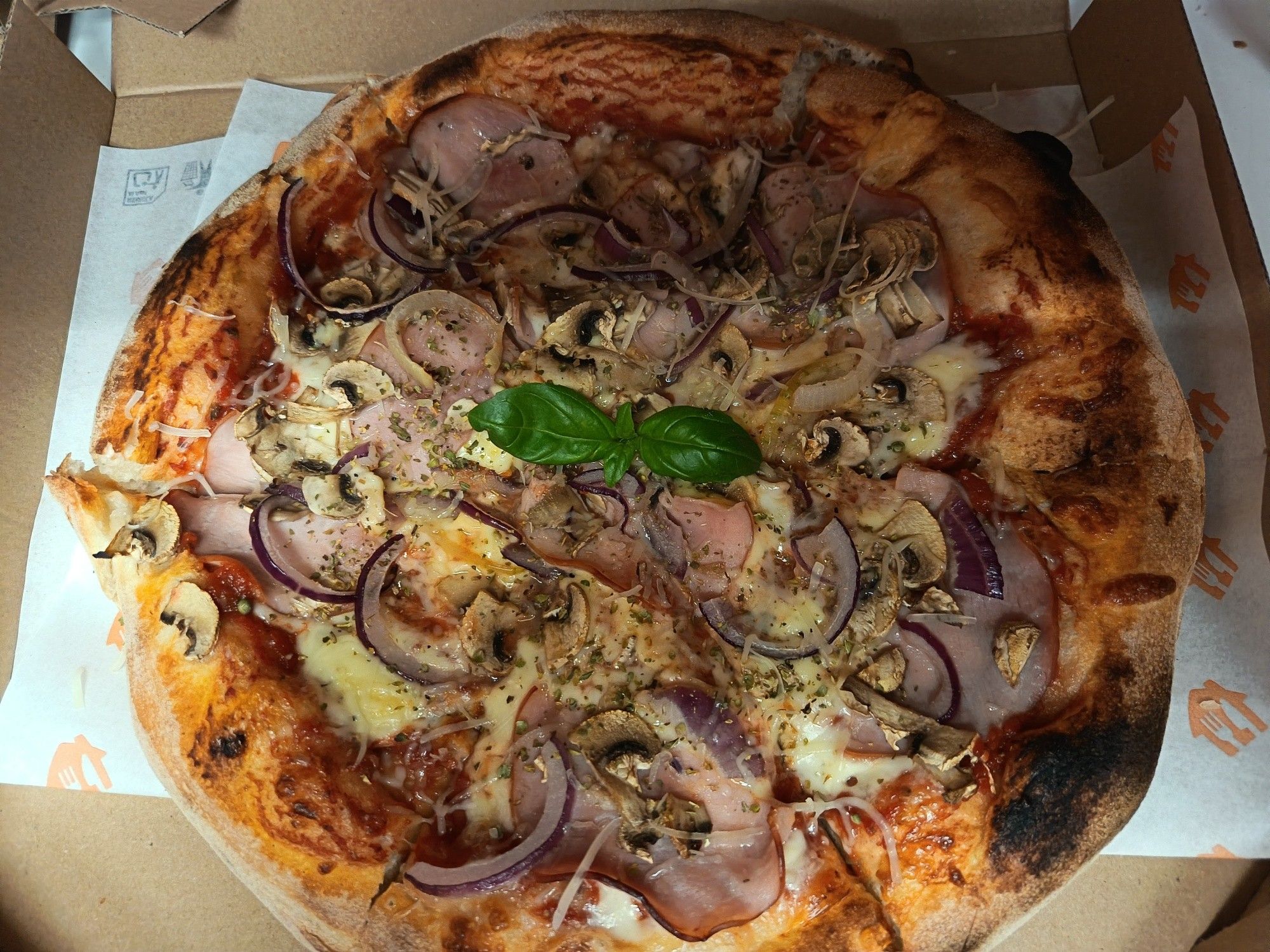 Pizza Prosciutto e Funghi