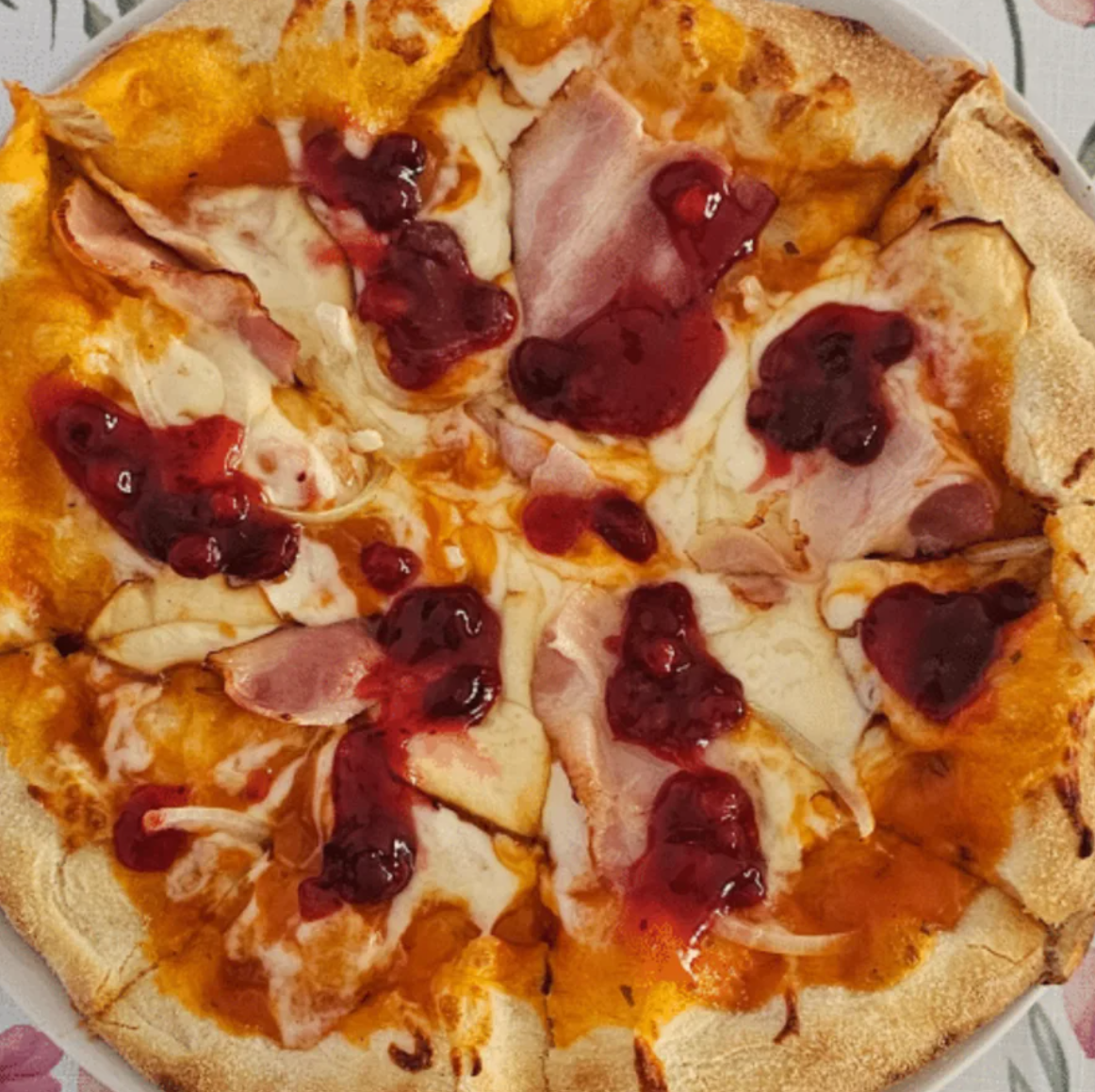 Pizza Oscypek & Żurawina