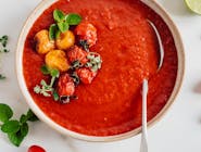 Wegańska zupa pomidorowa z makaronem