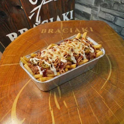 Frytki z szarpaną wieprzowiną