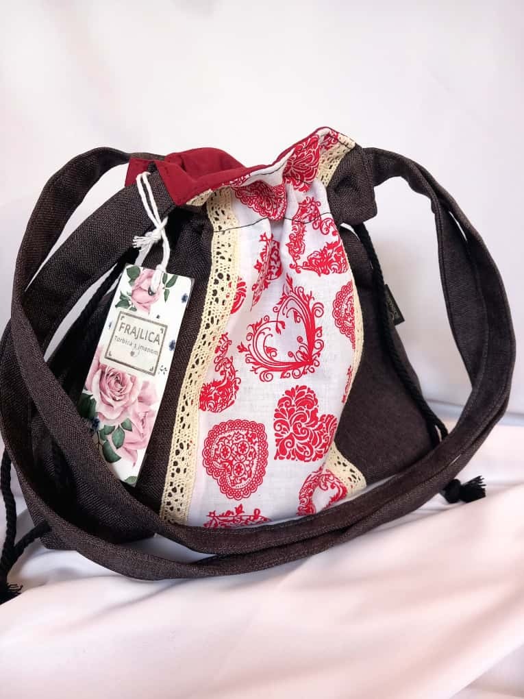 FRAJLICA Tamnosiva sa srcima 