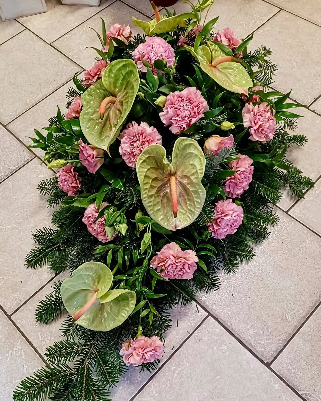 Palma z goździków i anturium