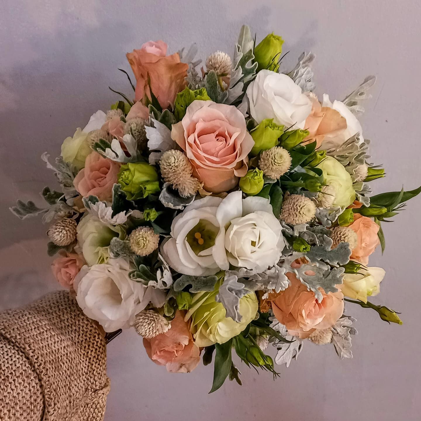 Bukiet ślubny z eustomą i różami