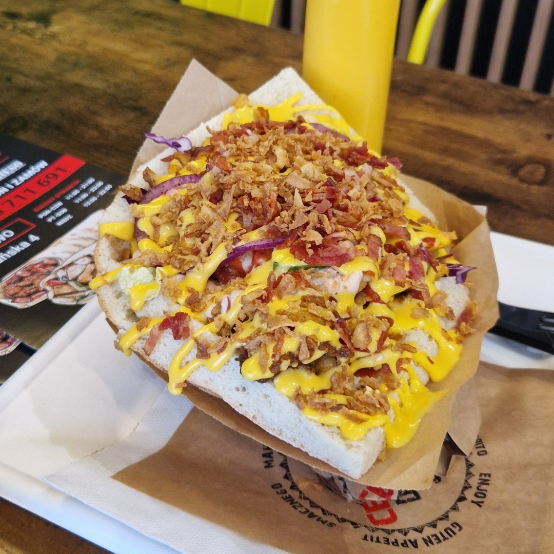 Serowy brat w bułce