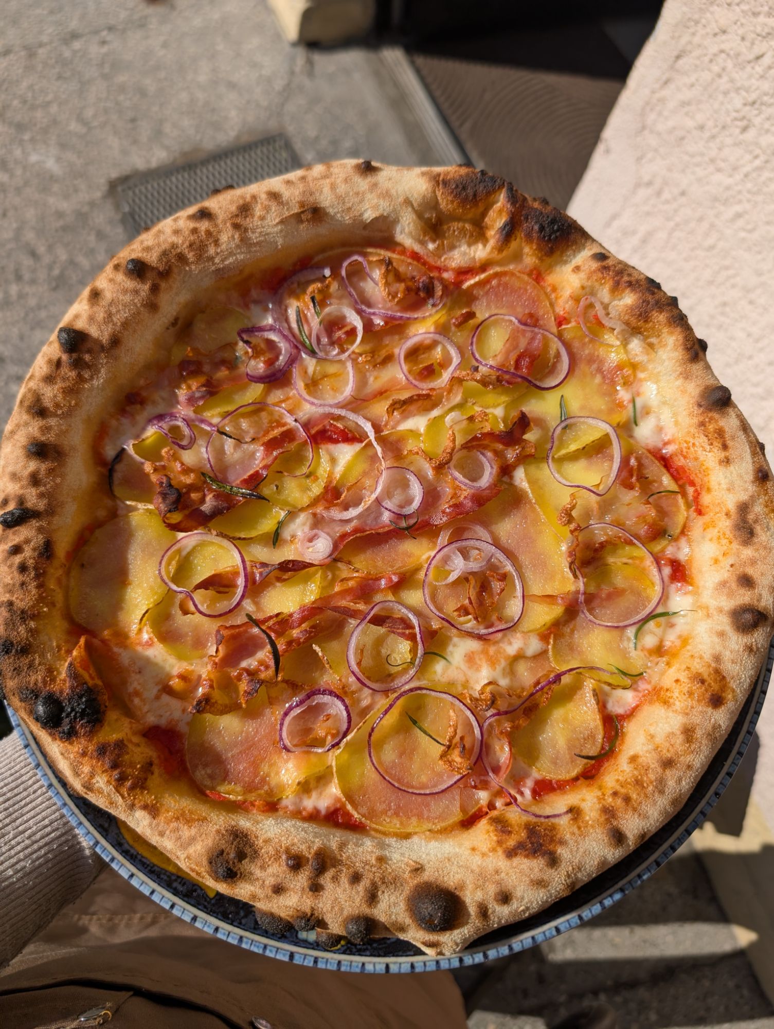 14. Pizza z ziemniakami