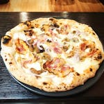 8 - Pizza Pancetta Bianca + opakowanie (1,50)