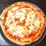 6 - Pizza  Quattro Formaggi + opakowanie (1,50)