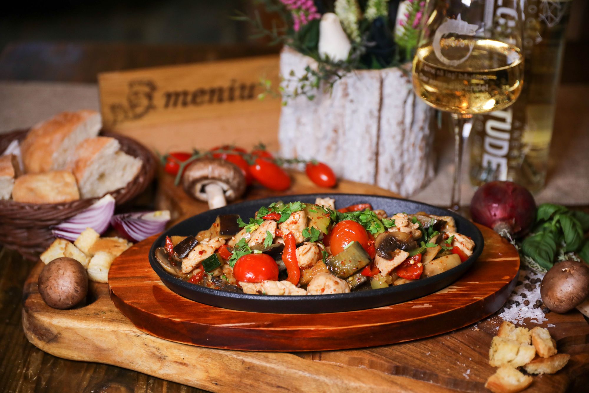 Tigaie picantă de pui