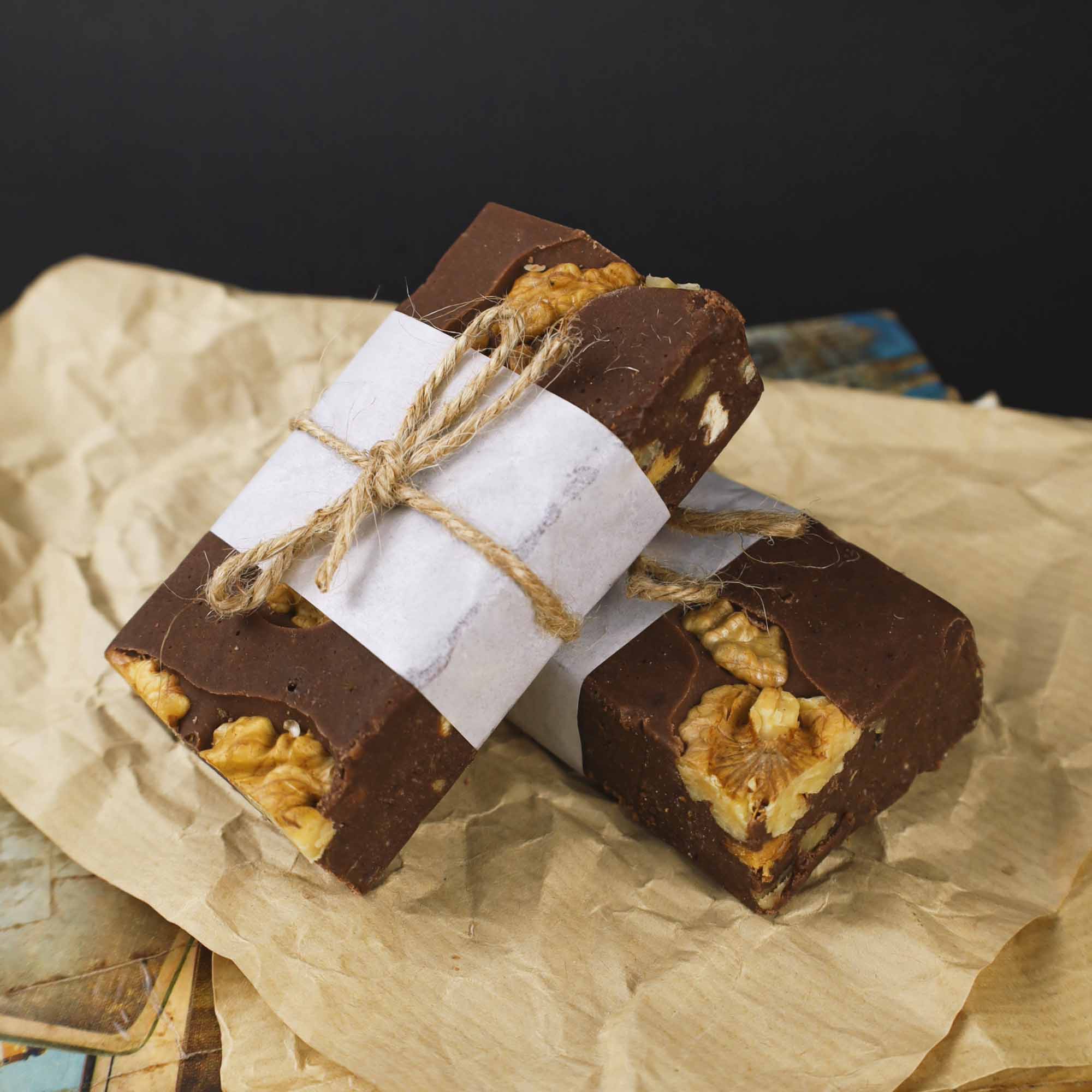 Ciocolată de casă cu nucă – 100 g