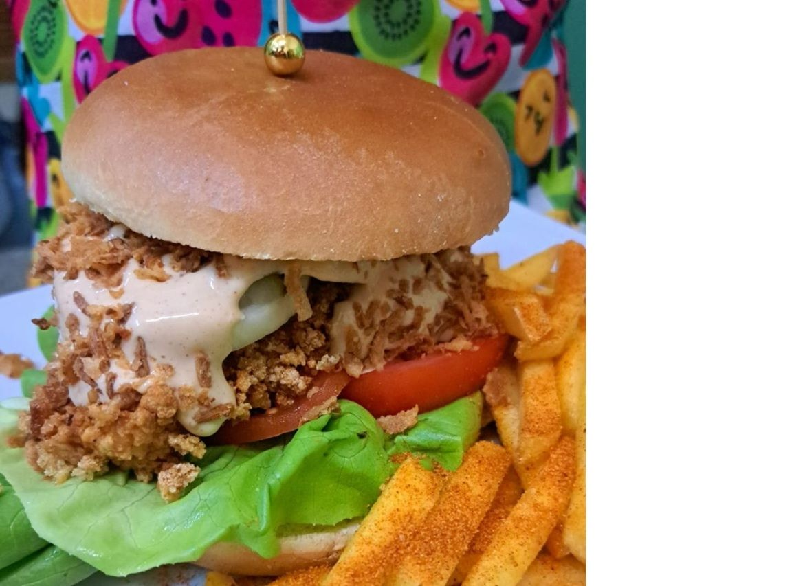 Burger wołowy + frytki