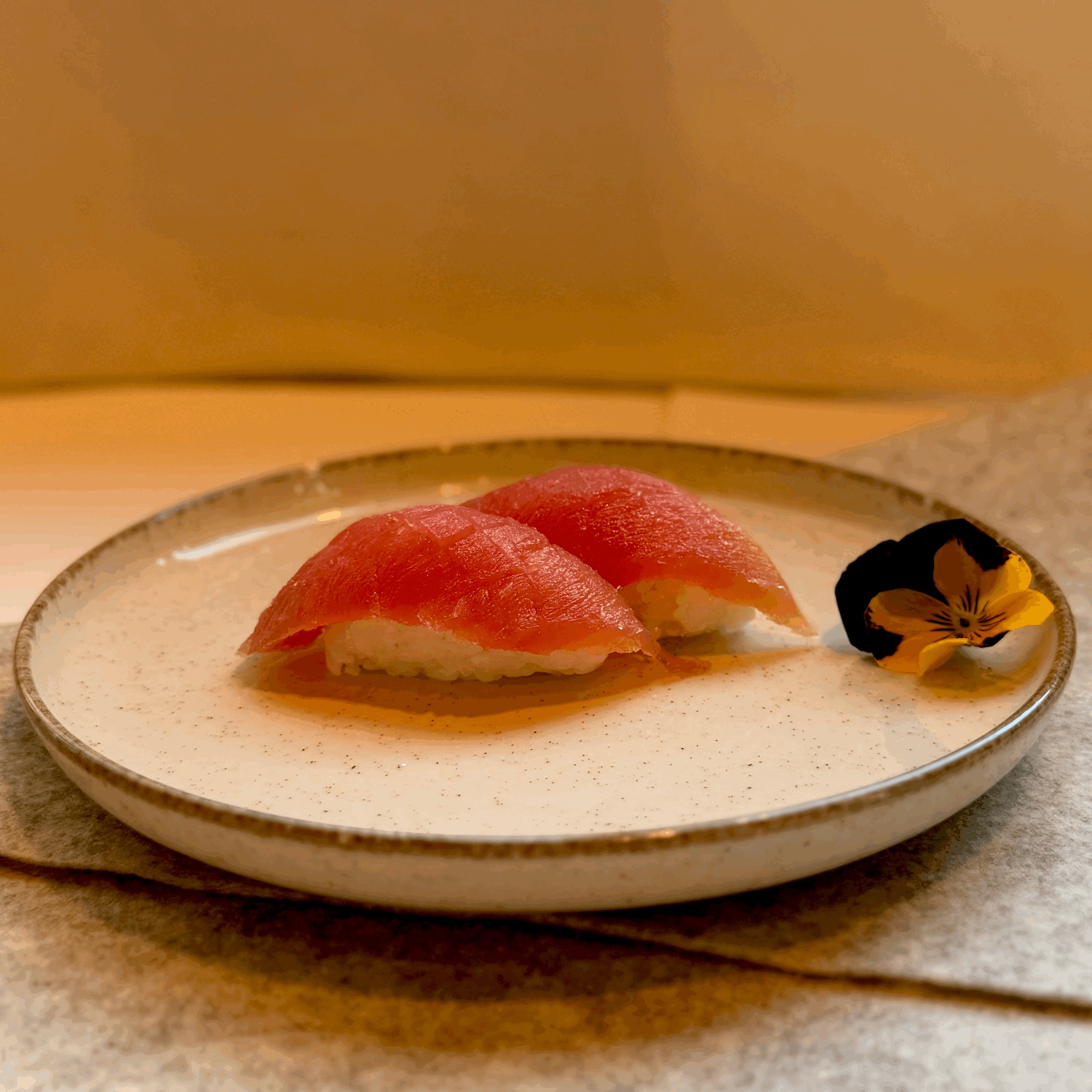 Nigiri tuńczyk surowy