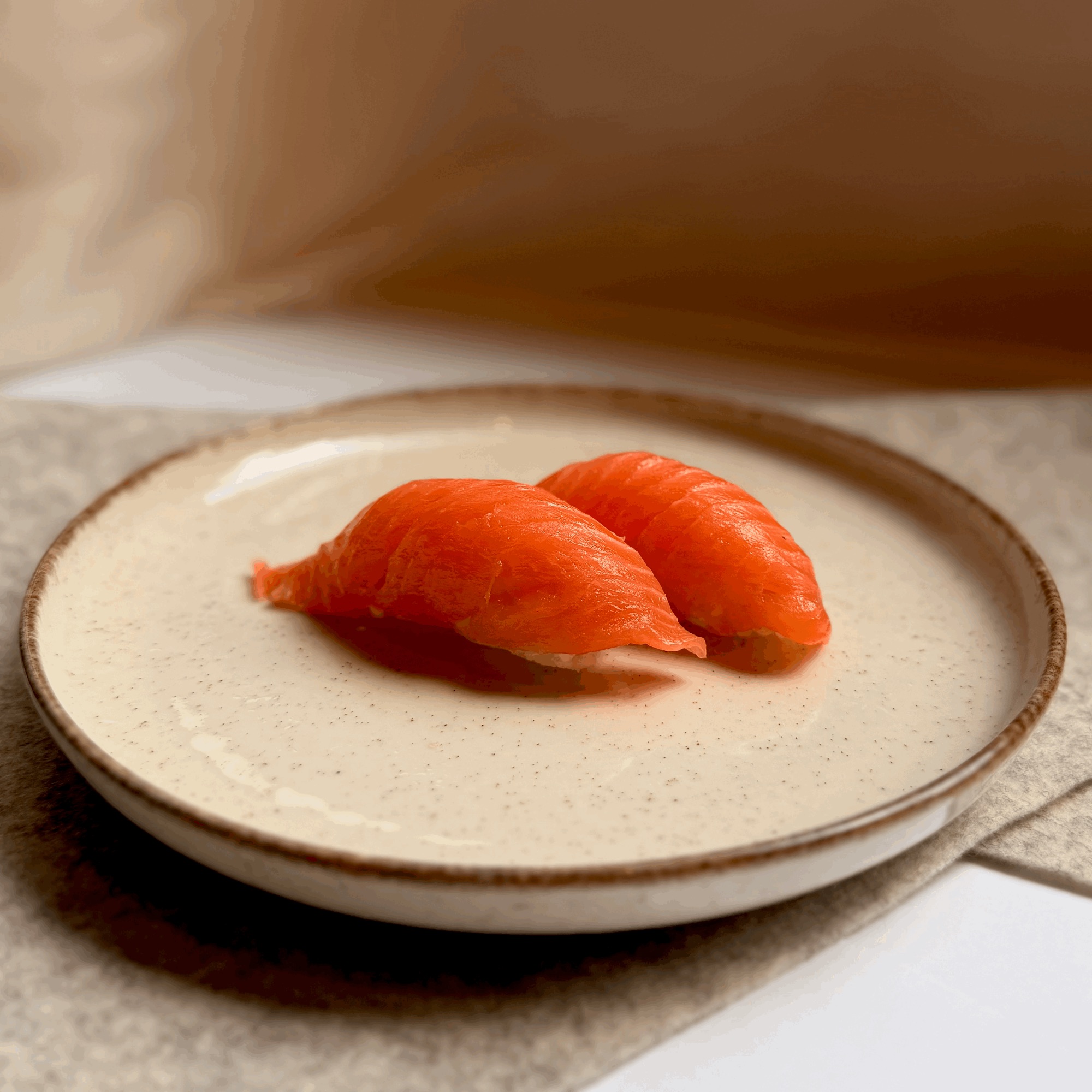 Nigiri łosoś surowy