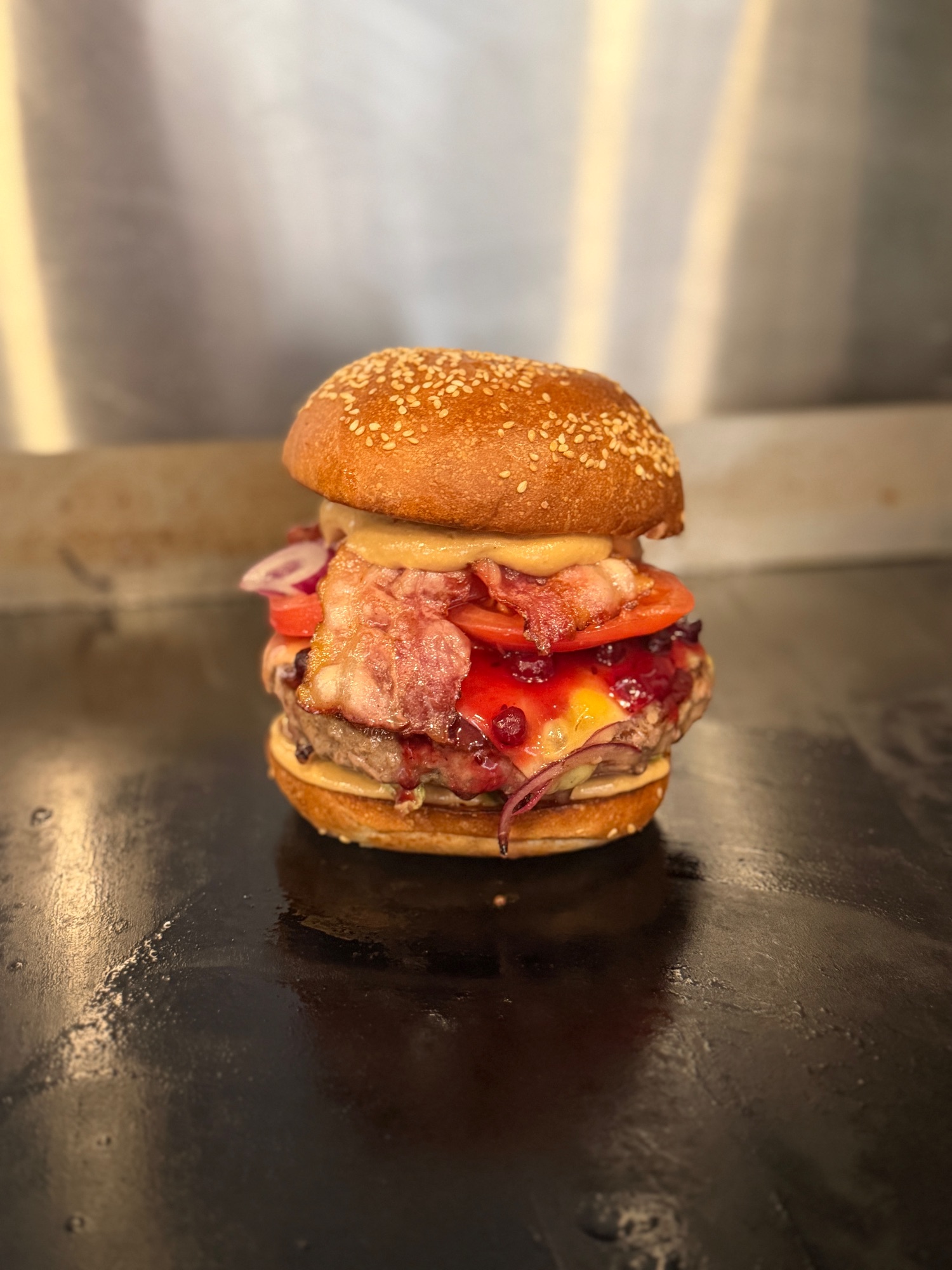 8. Burger szefa z masłem orzechowym i żurawiną… Zaryzykuejsz?