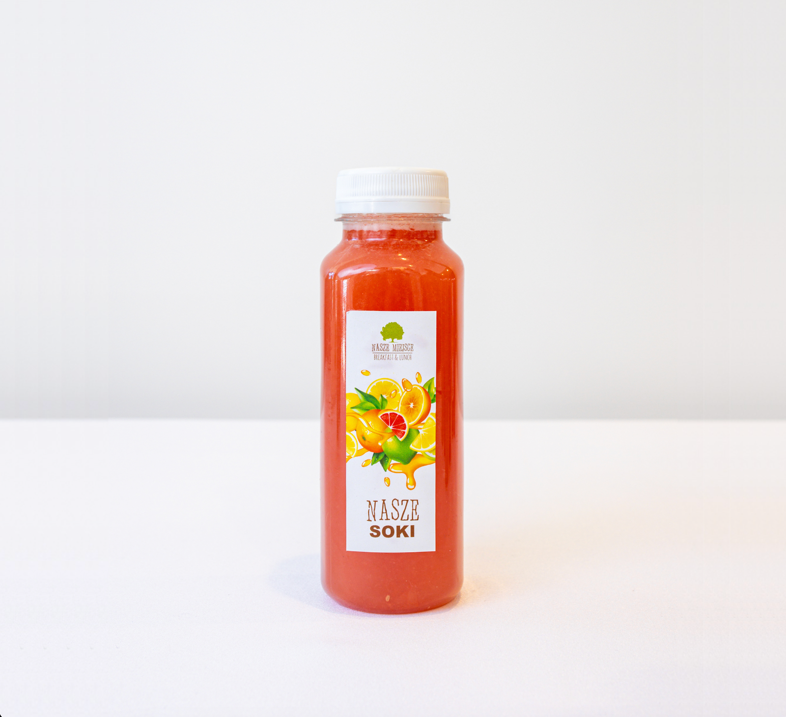 Świeżo wyciskany sok grejpfrutowy 