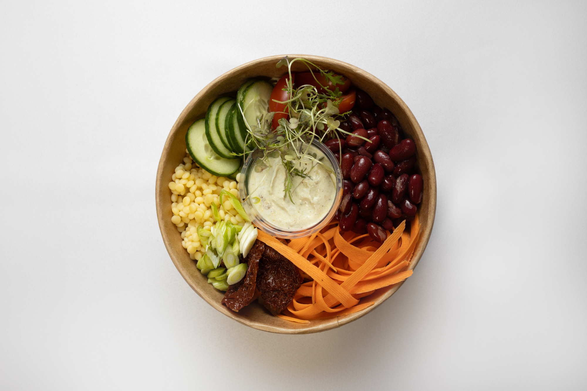 Sałatka bowl z czerwoną fasolą 