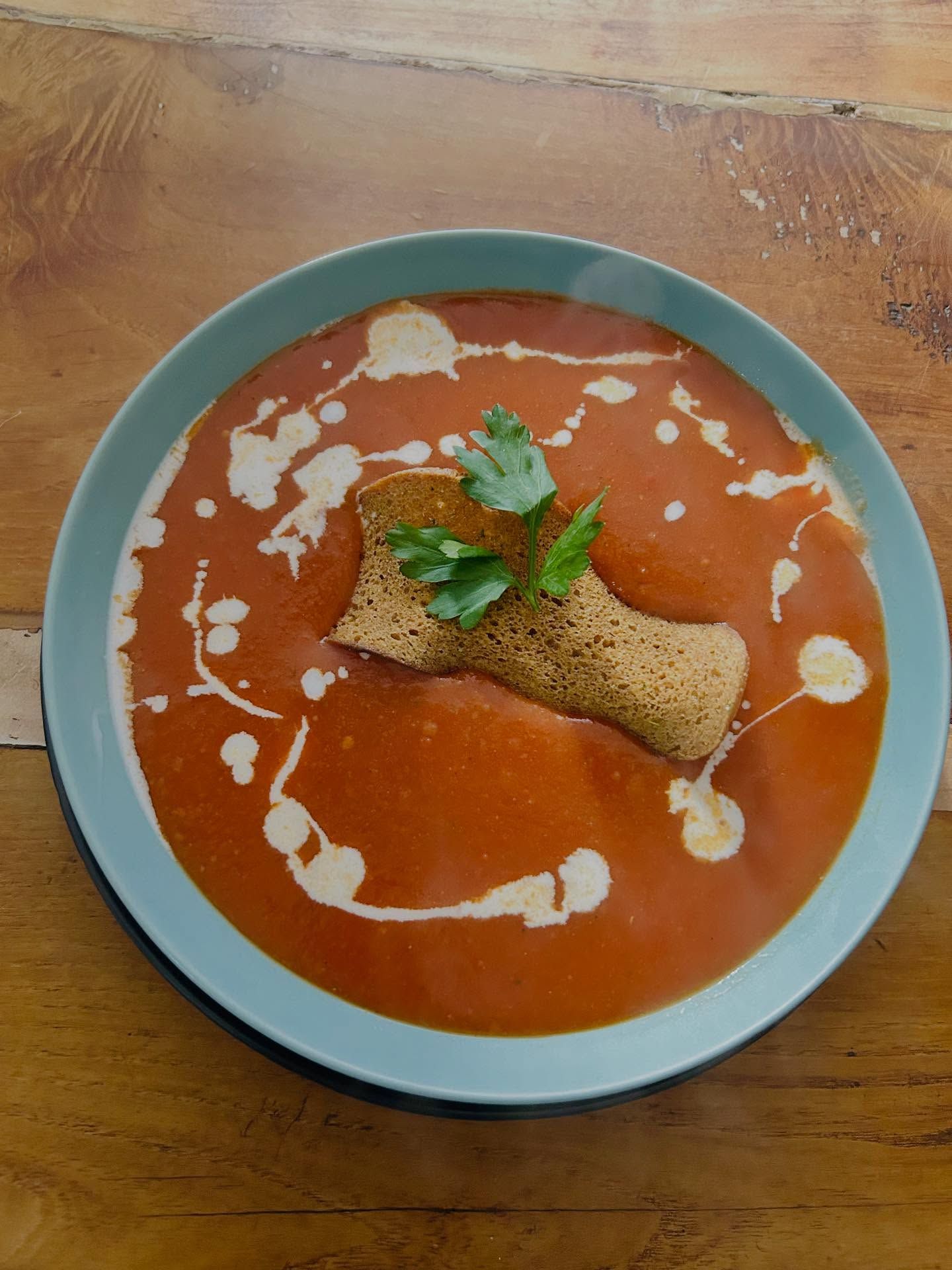 Krem pomidorowy z nutą cynamonu