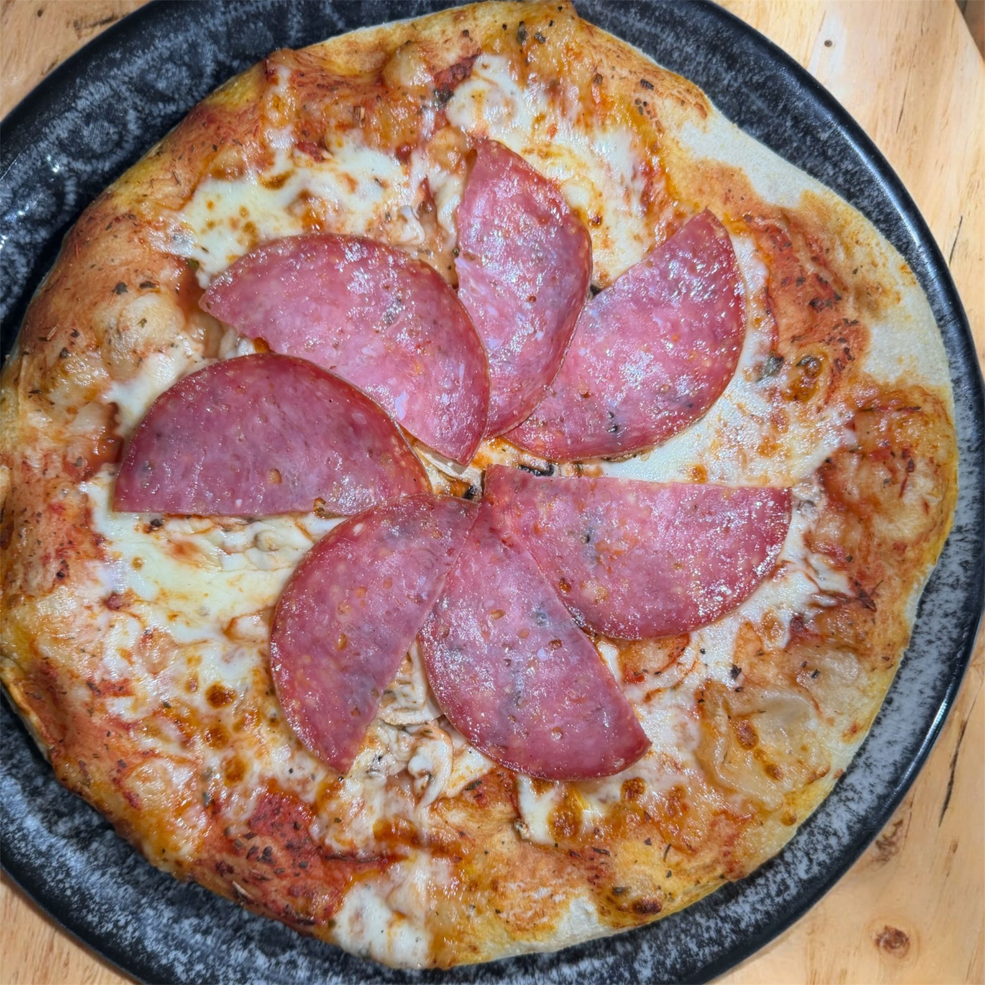 Pizza Salame