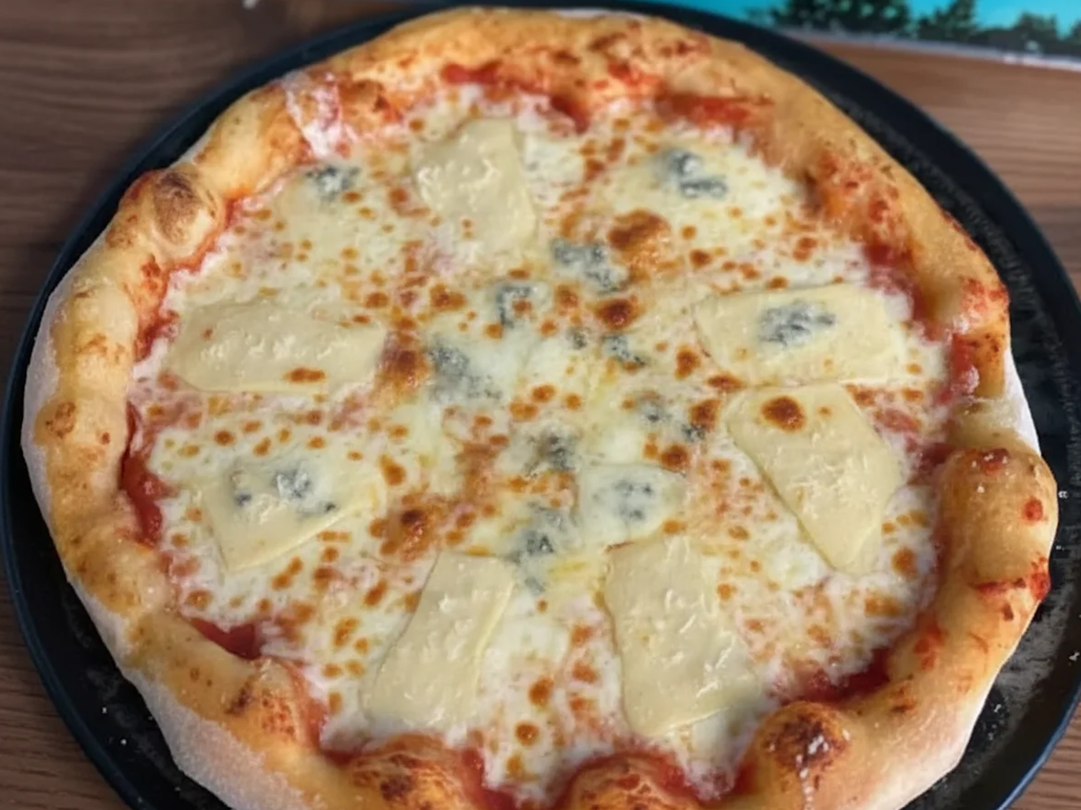 Pizza Quattro Formaggi