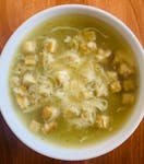 Zupa czosnkowa (z grzankami i serem)	