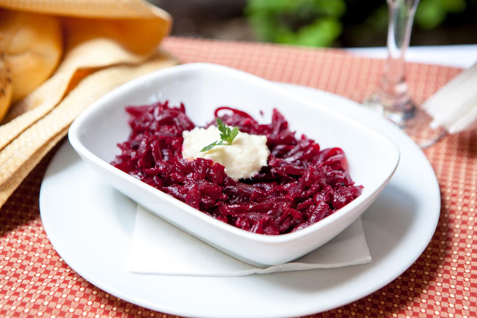 Salata de sfecla rosie