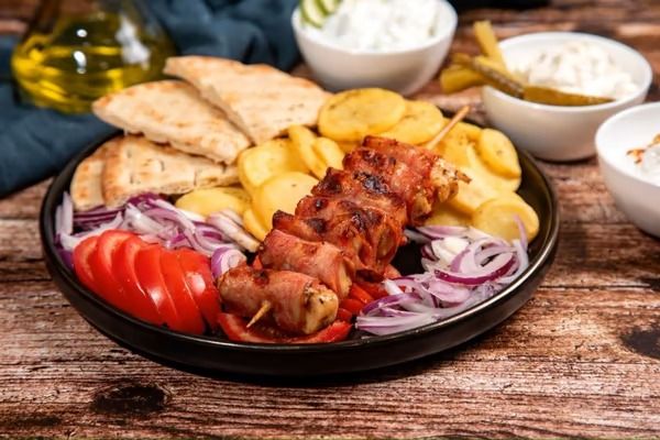Souvlaki de Pui la Farfurie