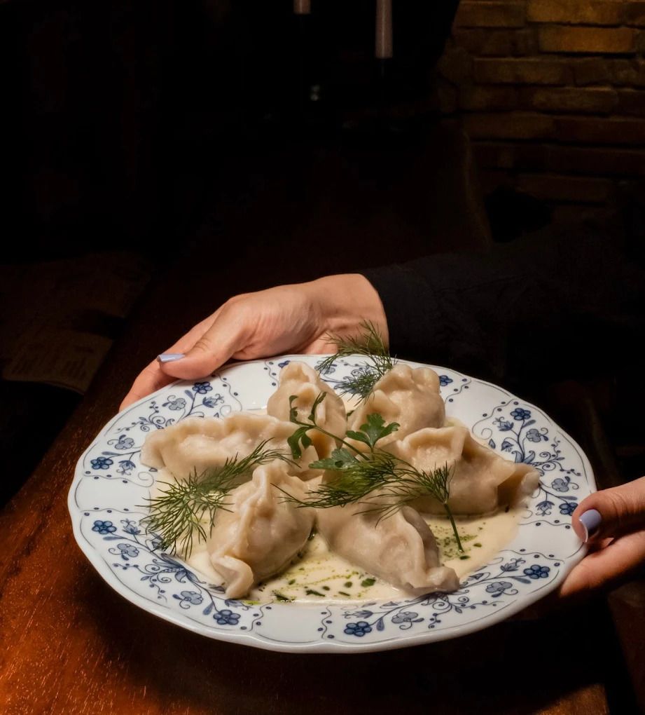 Pierogi z kaczką, sos chrzanowy