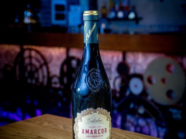 Vin Pirovano Amarcor rosu sec (750 ml)