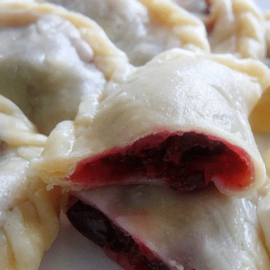 Pierogi z wiśnią 8 szt.