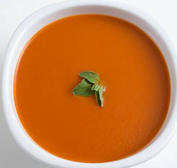 Pomidorowa zupa z makaronem