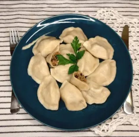 Pierogi z kapustą i grzybami (na ciepło)