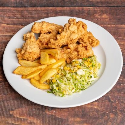 Skrzydełka panierowane w zestawie z frytkami