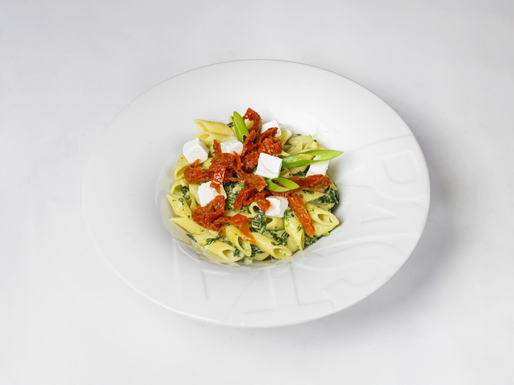 Penne ze szpinakiem i serem feta