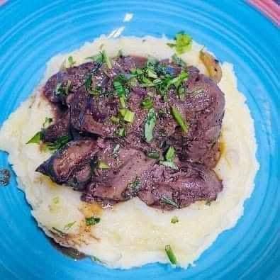 Ficăței lionezi cu piure de cartofi