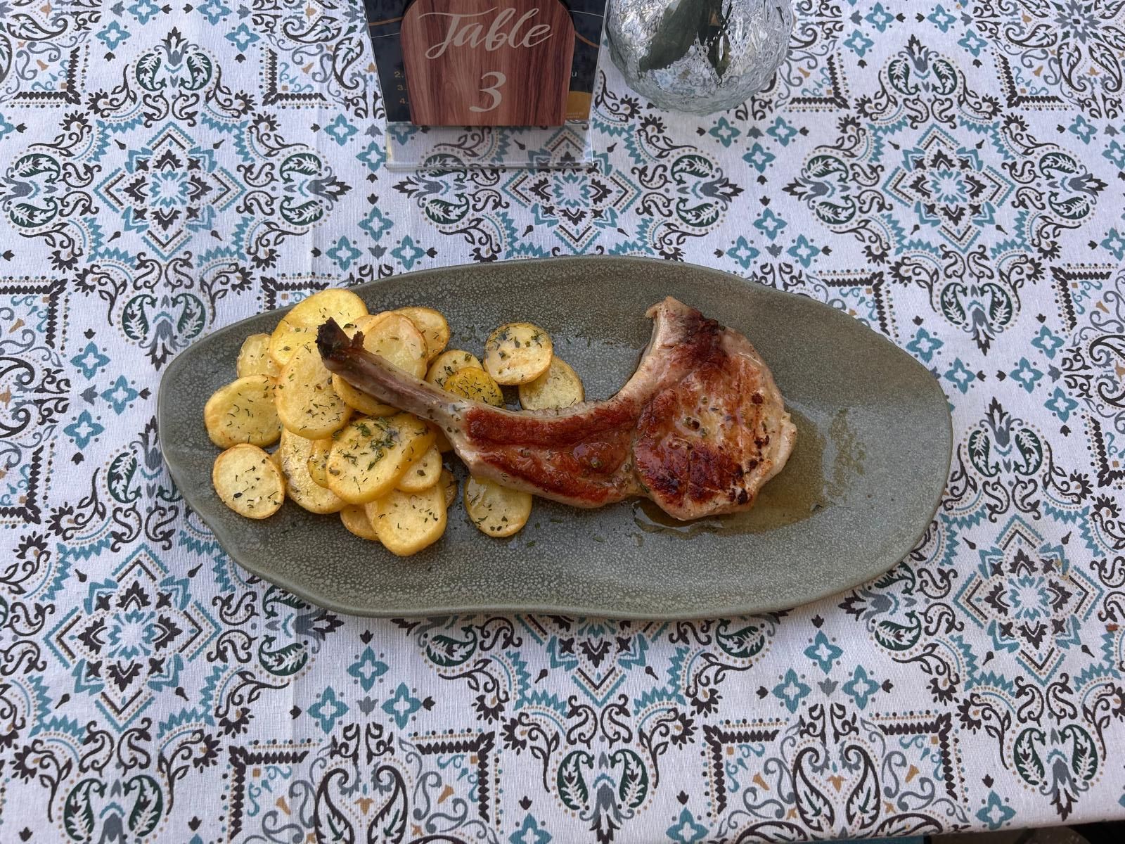 Cotlet de Porc la Grătar cu cartofi Steak House