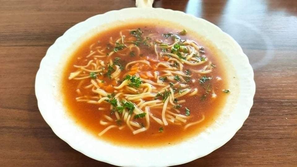 Zupa pomidorowa z makaronem