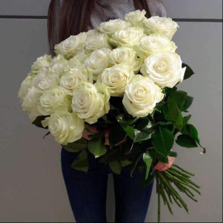 Bukiet białych róż (50-60cm) 25szt