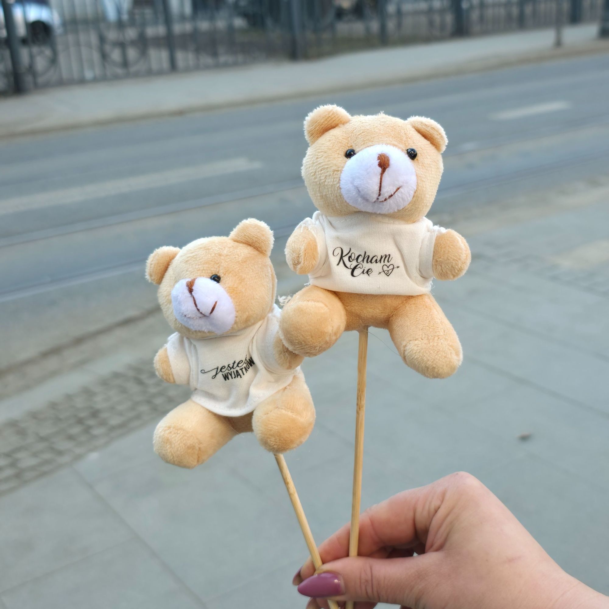 Mały kremowy Miś Kocham Cie na patyczek 10cm