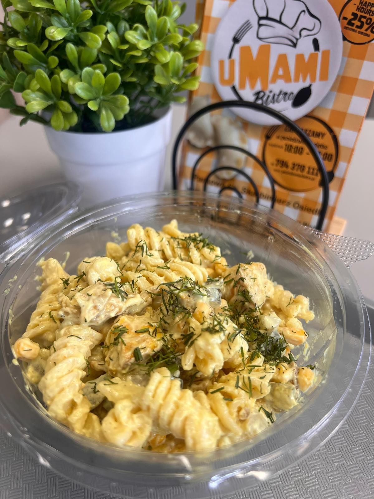 Sałatka makaronowa curry