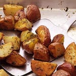 Domaći rustikalni krumpir