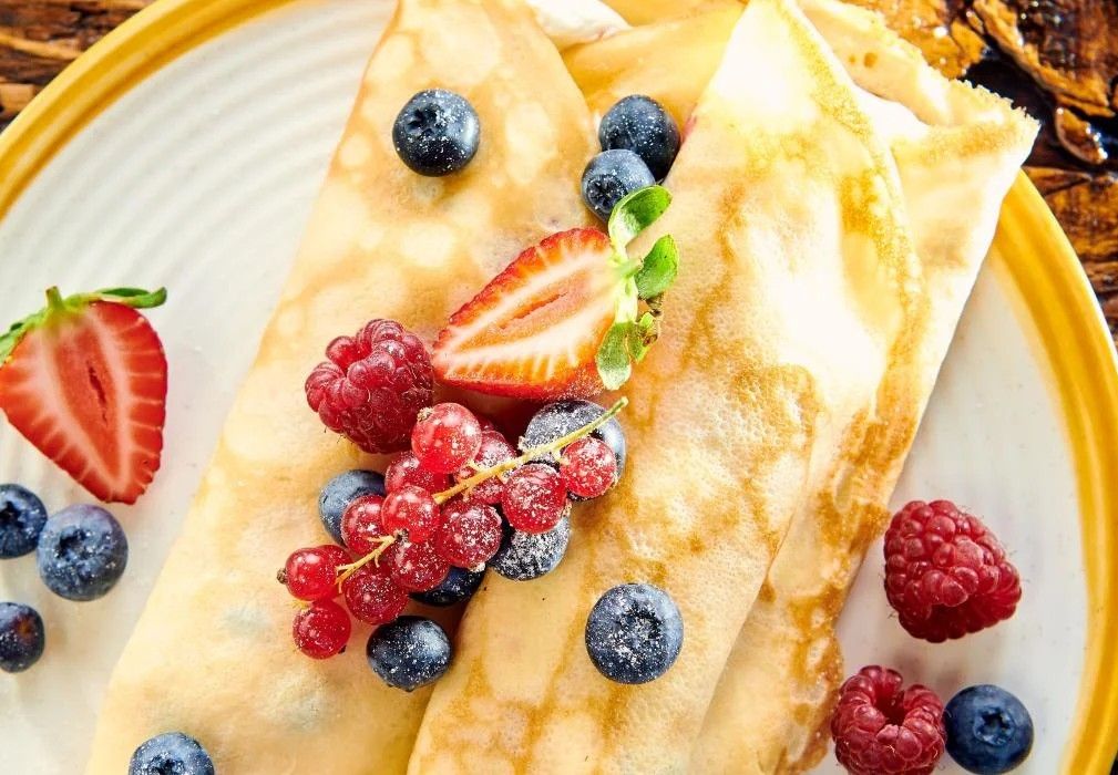 Naleśniki z serem i owocami 2 szt.