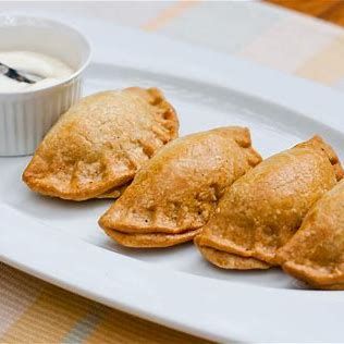 Ruskie smażone z sosem czosnkowym