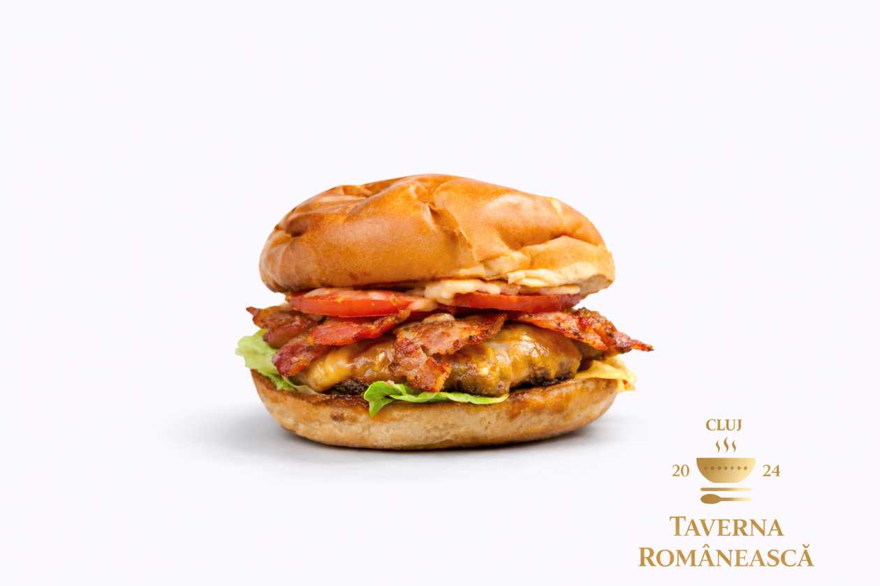Burger cu Bacon Crocant și Cheddar