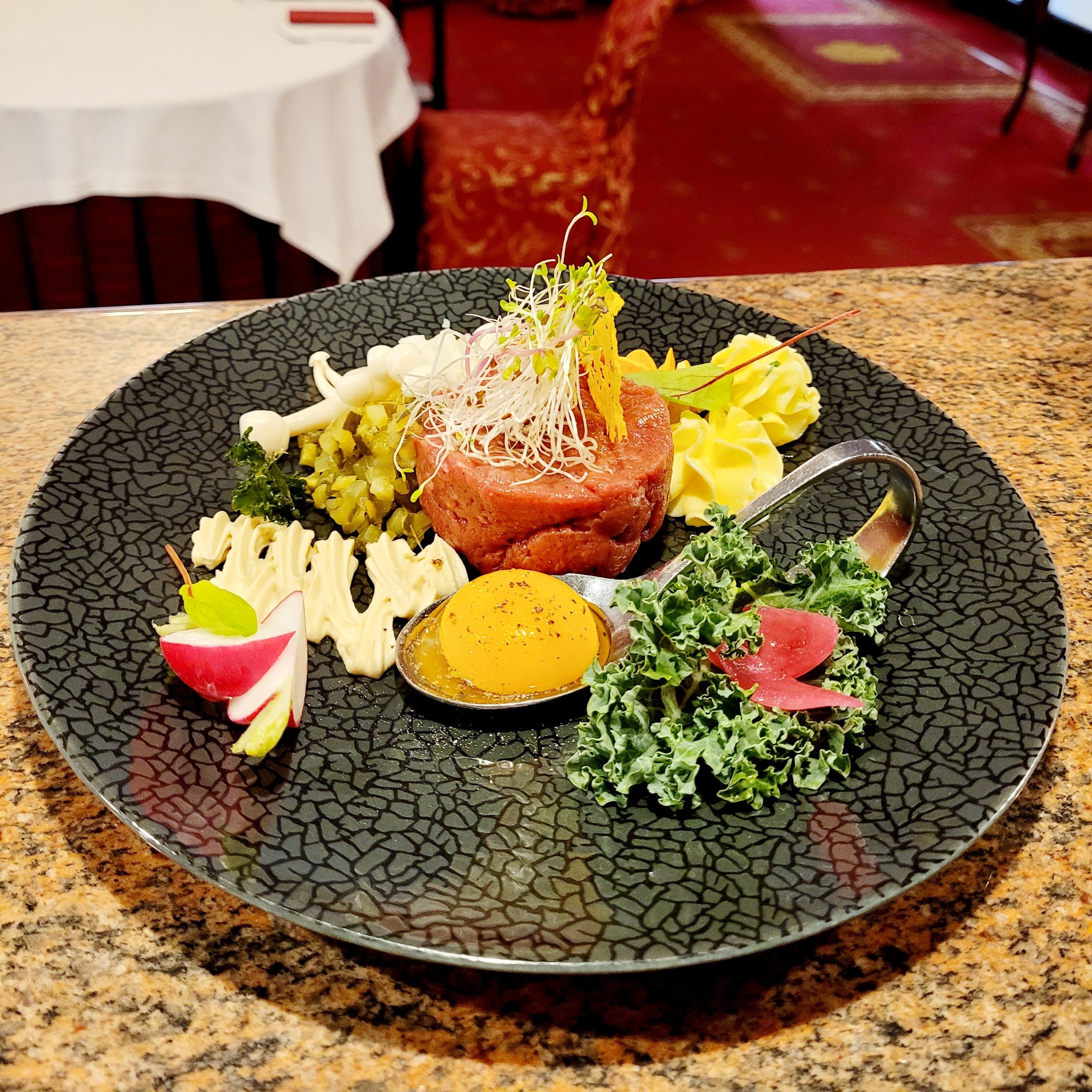 TATAR WOŁOWY / BEEF TARTARE 