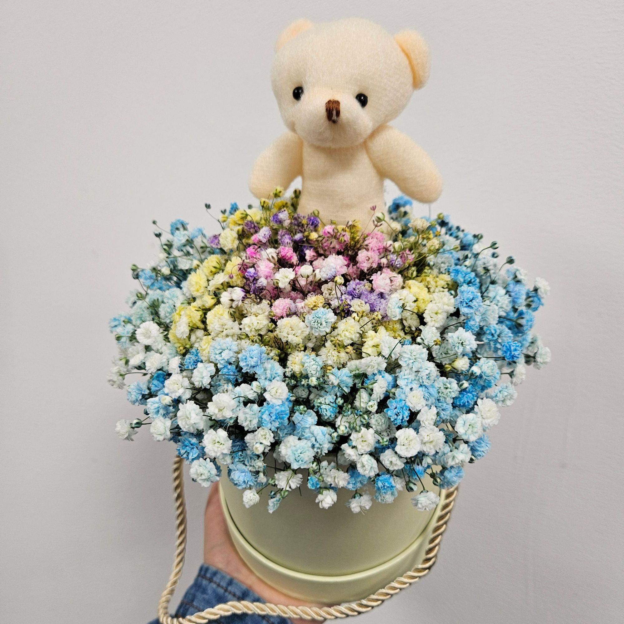 Flowerbox z gipsówki + miś