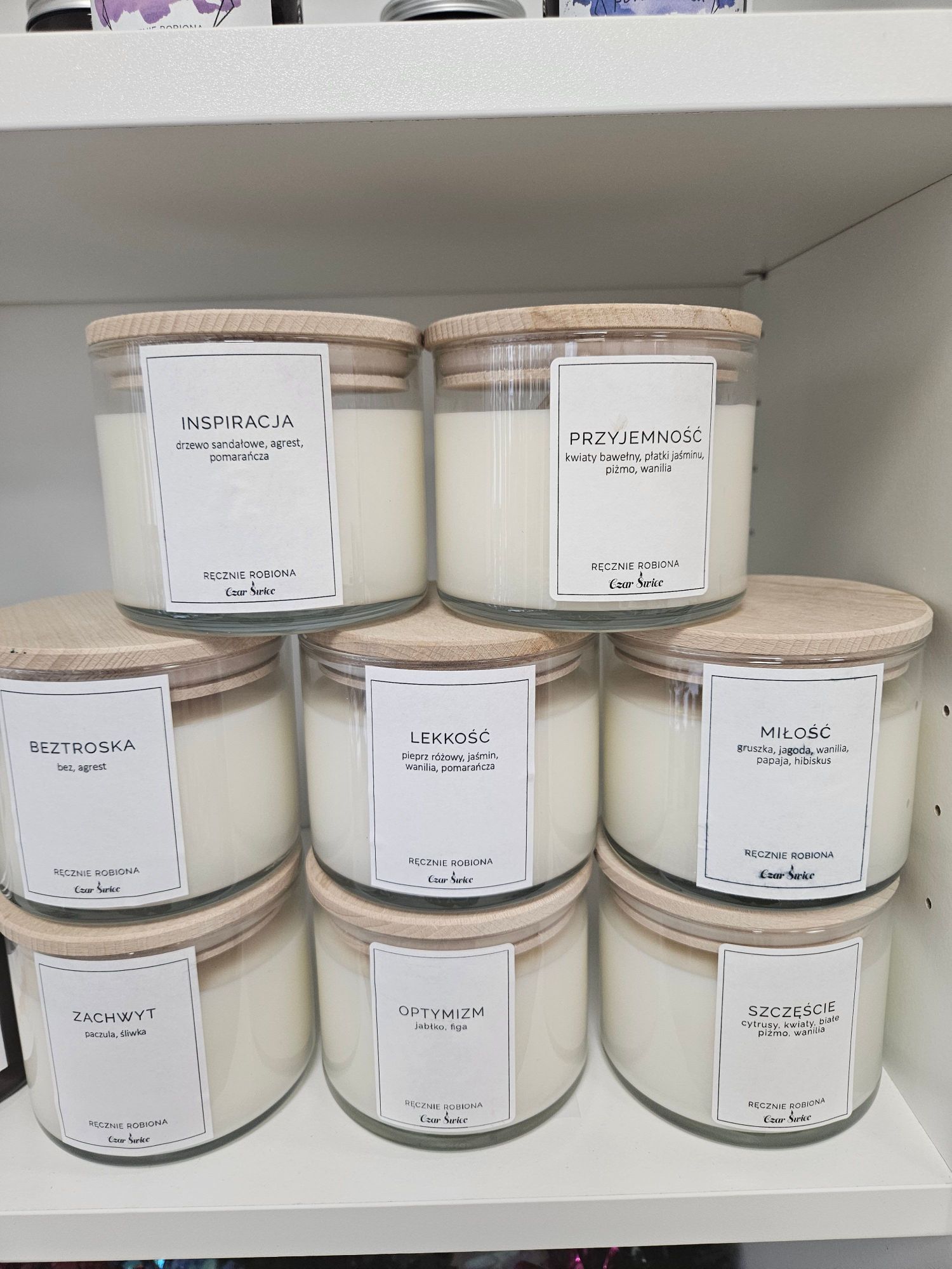 Świeca sojowa biała z wieczkiem drewnianym 410ml