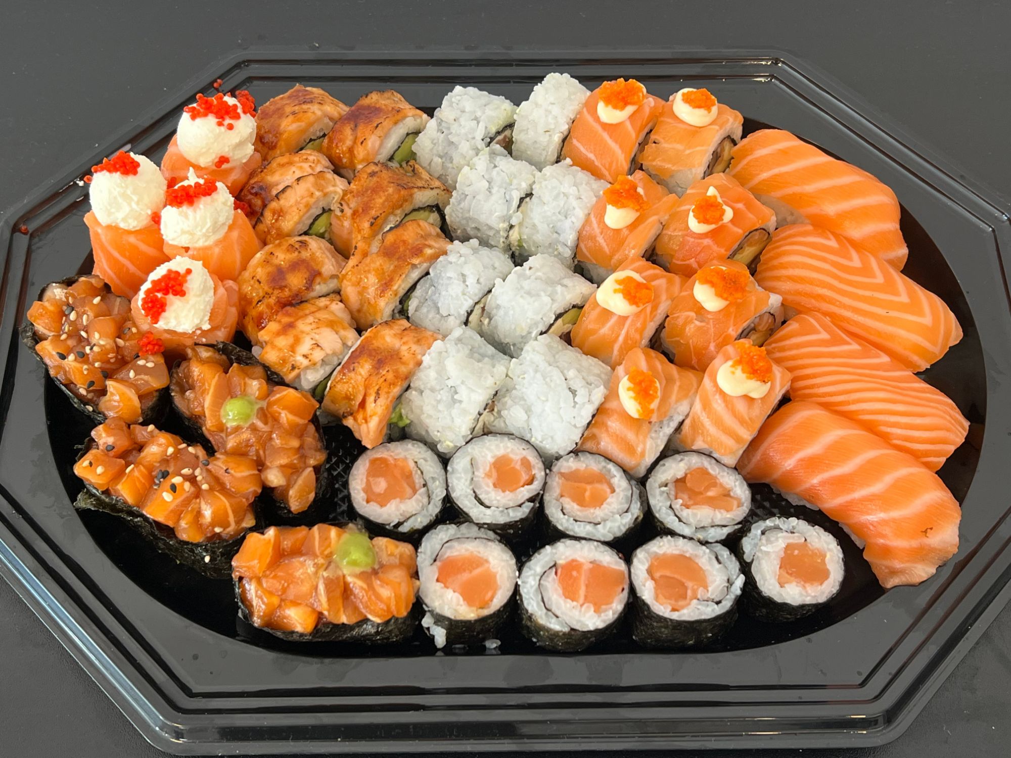 Platou Salmon Lover - 44 bucăți