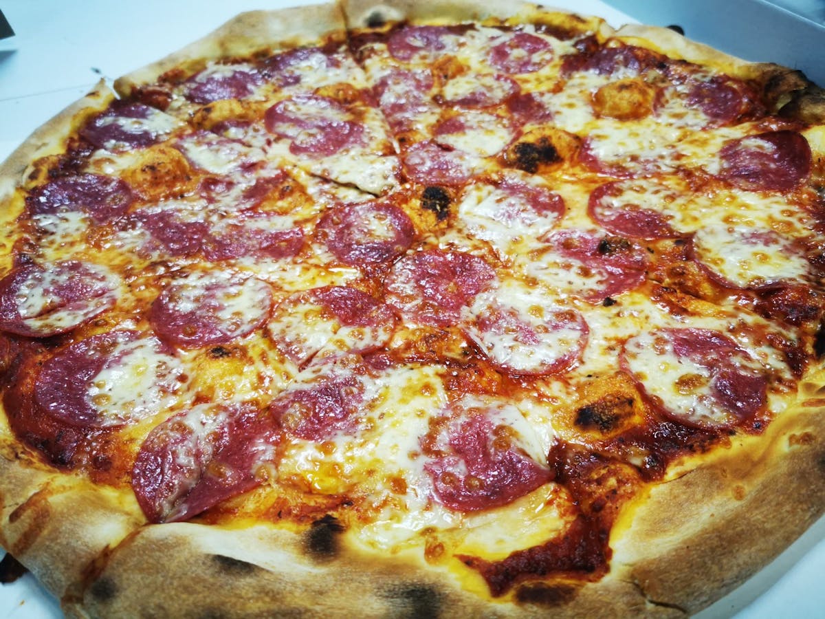 Pizza Salami 7